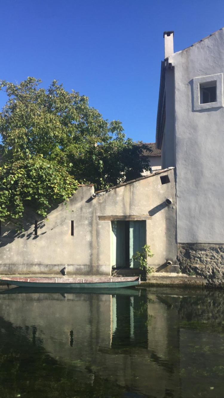 Le 40 Lägenhet LʼIsle-sur-la-Sorgue Exteriör bild